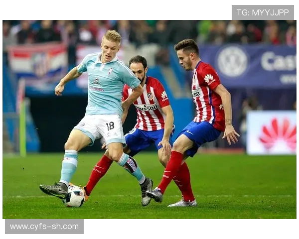 阿伯丁与维京的激烈对决揭示足球战术与团队合作的重要性